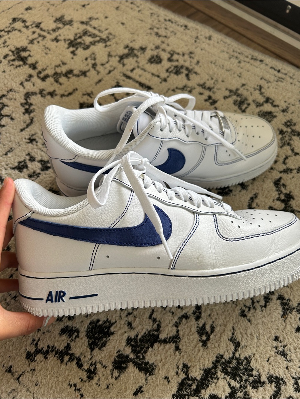 Nike White and Navy Low-Top Swoosh Sneakers